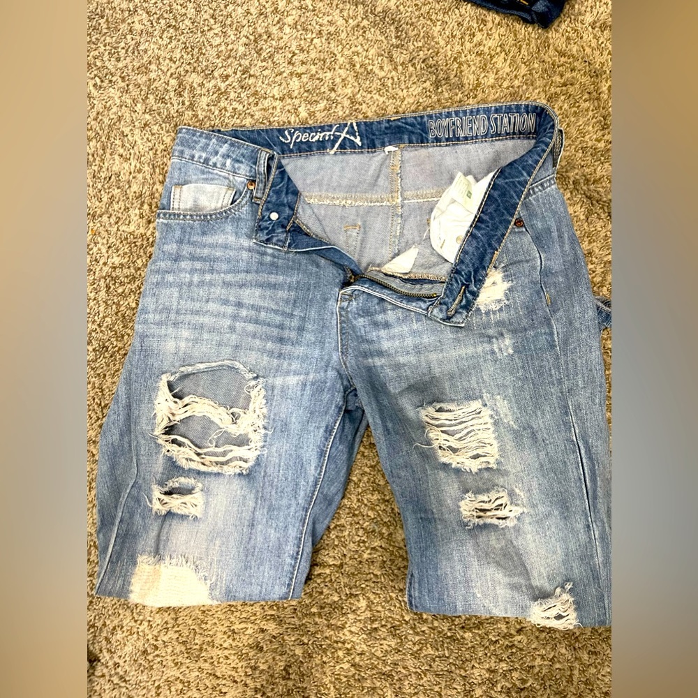 Boyfriend ripped capris